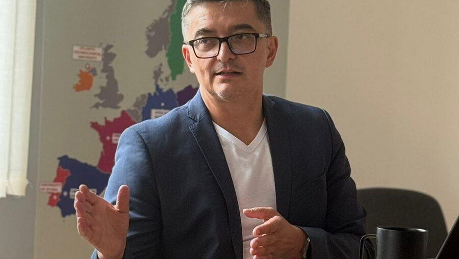 Adrian Hatos: Relația dintre investițiile publice și creștere economică în România a devenit negativă