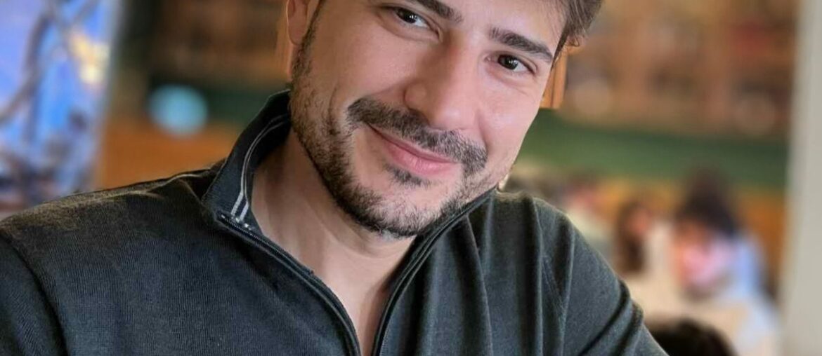 Paul Gabriel Sandu: Austeritatea, distrugerea statului social și a ascensoarelor sociale și, nu în ultimul rînd, transformarea educației într-o unealtă care trebuie sa funcționeze în slujba pieței ne-au condus cu multă precizie înapoi în brațele fascismului…