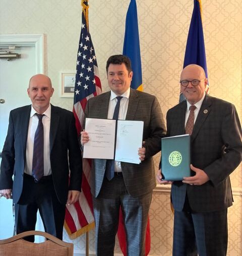 Cosmin Ghita: EnergoNuclear, compania de proiect pentru dezvoltarea Proiectului Unitatilor 3 si 4, a semnat, la Washington DC, contractul de imprumut in valoare de pana la 57.272.230 USD cu Export-Import Bank of the United States