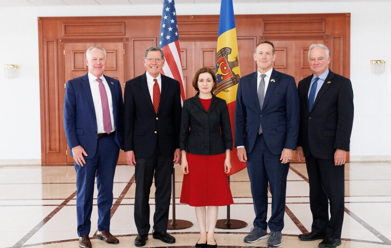 Maia Sandu s-a întâlnit cu o delegație bipartizană de senatori americani. Pe agenda discuțiilor – securitatea regională și consolidarea parteneriatului cu SUA