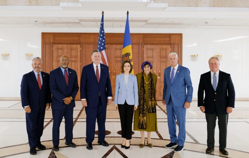 Maia Sandu s-a întâlnit cu o delegație bipartizană a Congresului SUA: Sprijin pentru securitatea și parcursul european al Republicii Moldova