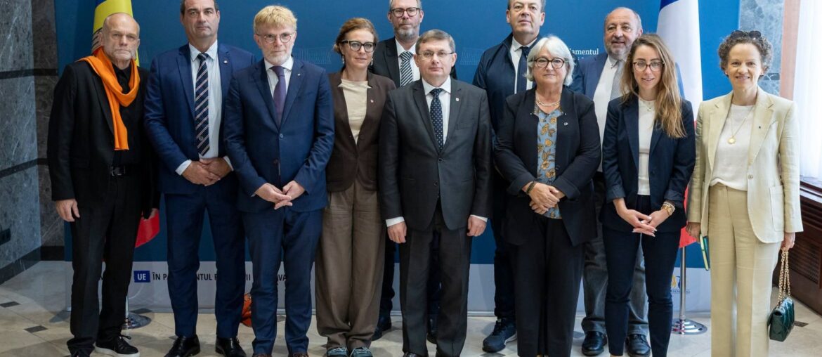 Deputați francezi, în vizită la Parlamentul de la Chișinău. Franța își reafirmă sprijinul pentru parcursul european al Republicii Moldova
